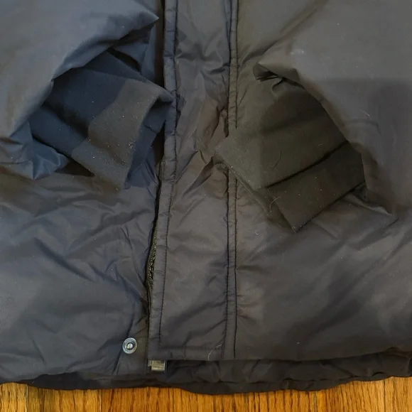Aritzia Black SuperPuff Jacket - Picture 4 of 7